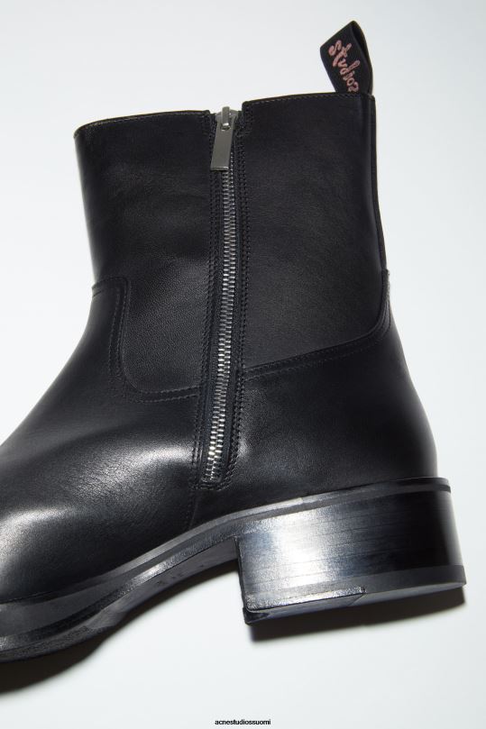 Acne Studios jalkineet musta 0VF2B1217 kiiltävät matalat nahkasaappaat