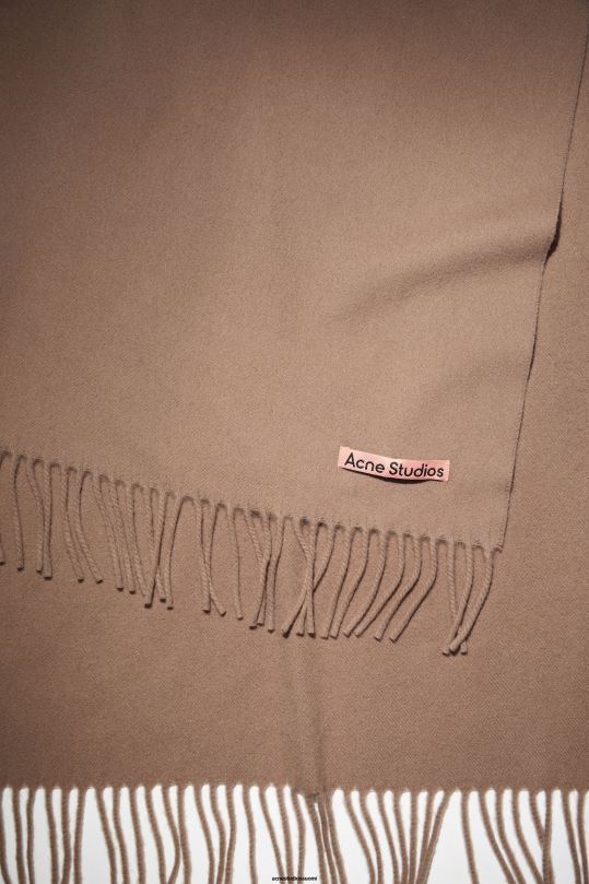 Acne Studios Lisätarvikkeet karamelliruskea 0VF2B618 hapsuvillahuivi - ylisuuri