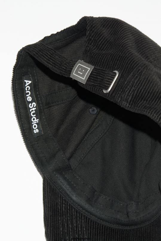 Acne Studios Lisätarvikkeet musta 0VF2B471 mikrokasvokorkki