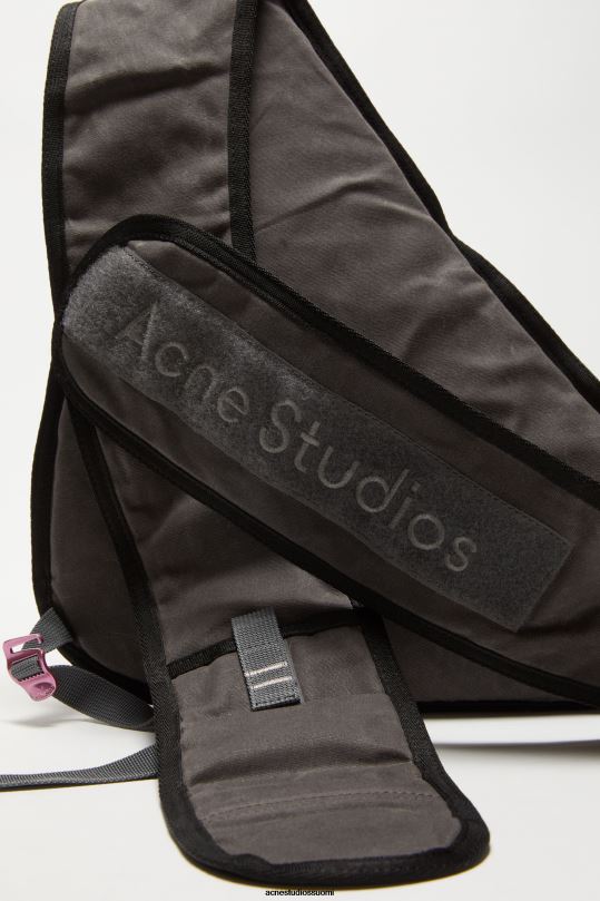 Acne Studios Lisätarvikkeet harmaa/musta 0VF2B608 reppu