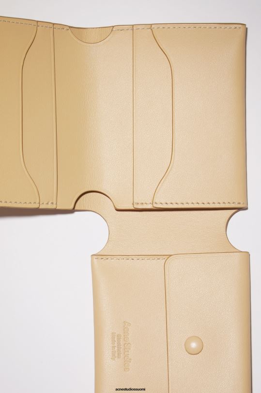 Acne Studios Lisätarvikkeet dyyni beige 0VF2B752 nahkainen kolmiosainen lompakko