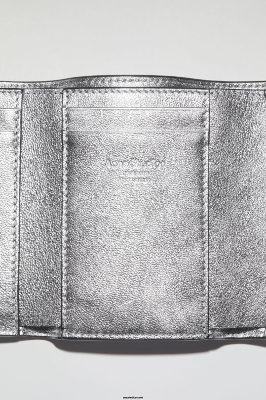 Acne Studios Lisätarvikkeet hopea 0VF2B688 musubi taitettu lompakko