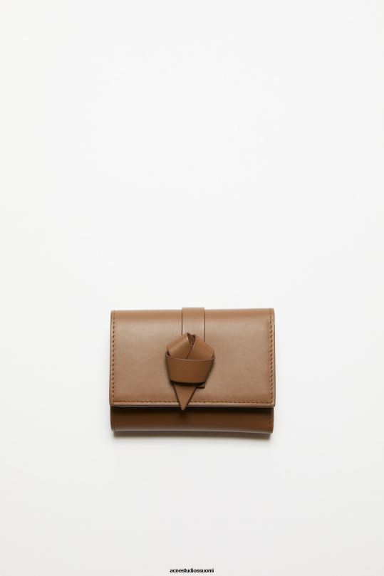 Acne Studios Lisätarvikkeet kamelin ruskea 0VF2B716 musubi taitettu lompakko