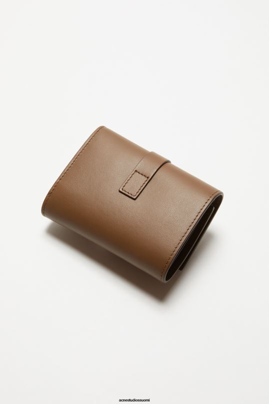 Acne Studios Lisätarvikkeet kamelin ruskea 0VF2B716 musubi taitettu lompakko