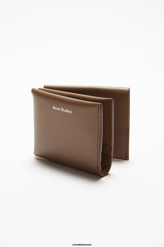 Acne Studios Lisätarvikkeet kamelin ruskea 0VF2B722 nahkainen kolmiosainen lompakko