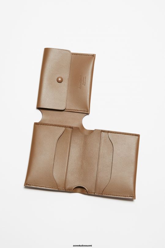 Acne Studios Lisätarvikkeet kamelin ruskea 0VF2B722 nahkainen kolmiosainen lompakko