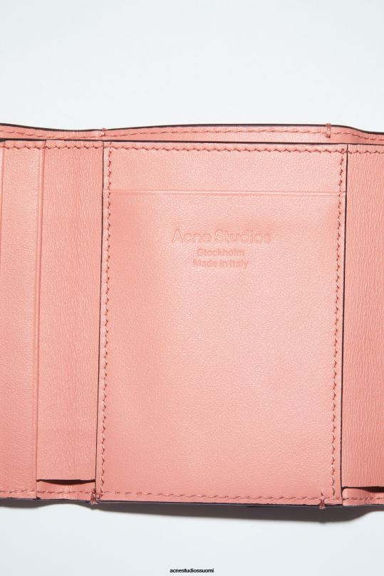 Acne Studios Lisätarvikkeet lohen pinkki 0VF2B863 taitettu lompakko