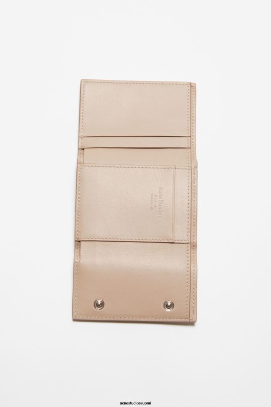 Acne Studios Lisätarvikkeet taupe beige 0VF2B452 kolminkertainen nahkalompakko