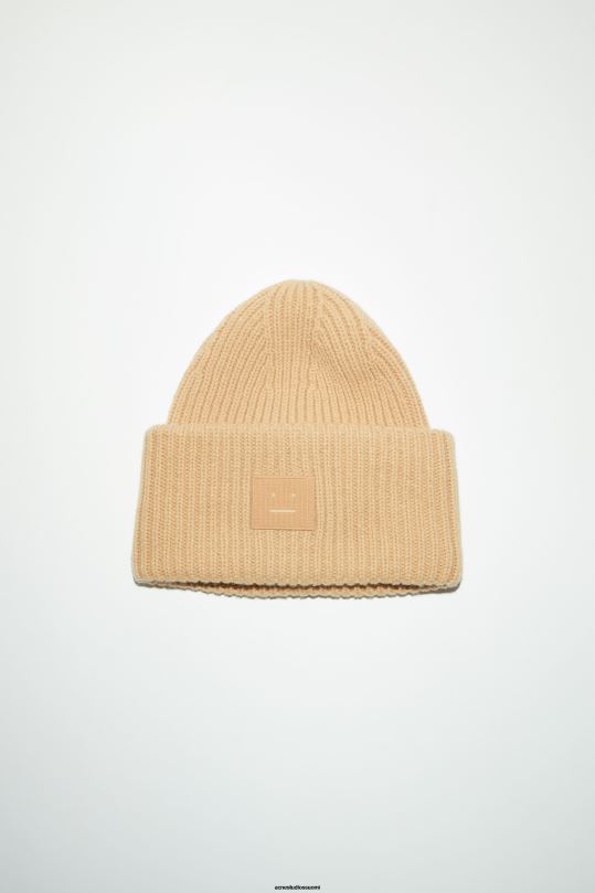 Acne Studios Lisätarvikkeet keksi beige 0VF2B748 iso kasvopipo logolla