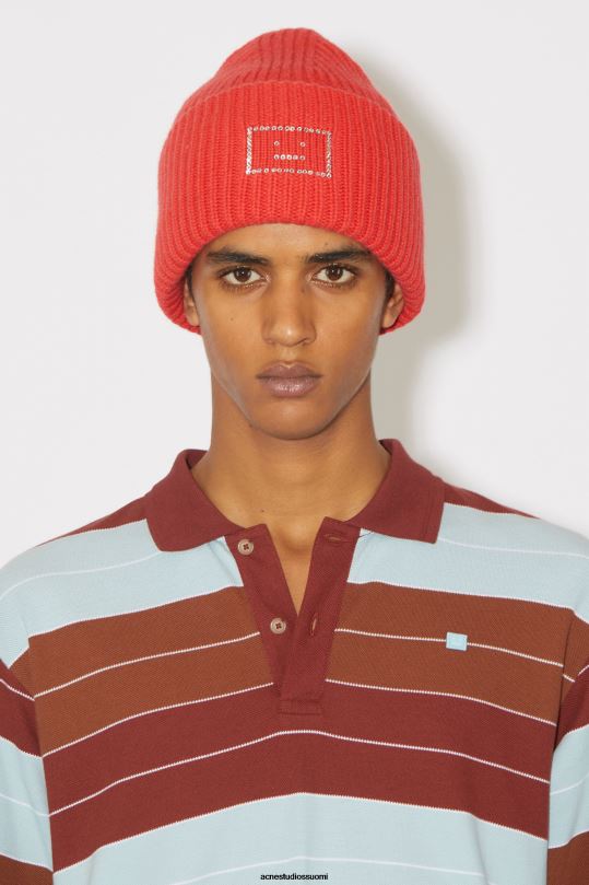 Acne Studios Lisätarvikkeet terävä punainen 0VF2B845 iso kasvopipo logolla
