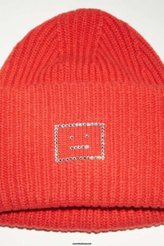 Acne Studios Lisätarvikkeet terävä punainen 0VF2B845 iso kasvopipo logolla