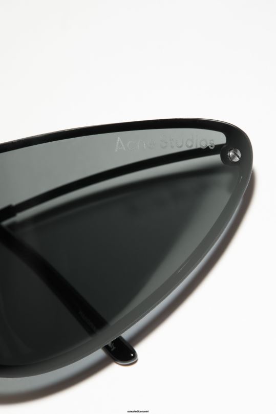 Acne Studios Lisätarvikkeet musta 0VF2B479 metallirunkoiset aurinkolasit kiitoradaesitys