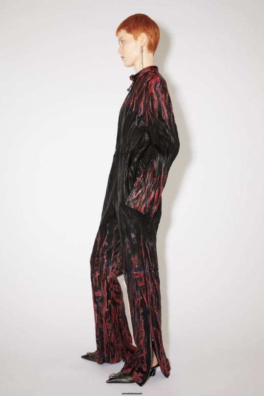 Acne Studios vaatteet musta punainen 0VF2B329 rypytetty nahka jumpsuit kiitotien show